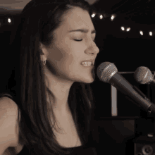 Hannah Trigwell Dont Mind Me GIF - Hannah Trigwell Dont Mind Me Sing GIFs