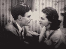 Laurience Olivier Vivien Leigh GIF - Laurience Olivier Vivien Leigh Lovers GIFs