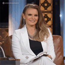 Laughing Michele Romanow GIF - Laughing Michele Romanow Dragons Den GIFs