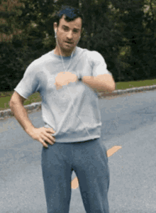 Bulge Crotch GIF - Bulge Crotch Walk GIFs