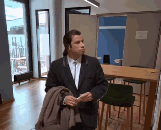 Mixedmemes john travolta gif mixedmemes john travolta lost discover
