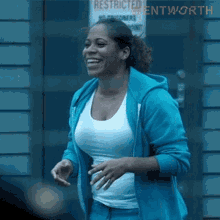 Laughing Doreen Anderson GIF - Laughing Doreen Anderson S2e1 GIFs