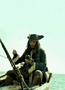 Pirates Of The Caribbean Wallpaper GIF - Pirates Of The Caribbean Wallpaper Jack Sparrow GIFs