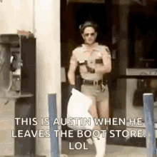 Austin When He Leaves The Boot Store Lol GIF - Austin When He Leaves The Boot Store Lol Reno GIFs