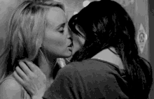 love kiss lesbian make out kissing