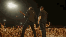 Playing To The Crowd Luke Combs GIF - Playing To The Crowd Luke Combs Stagecoach GIFs