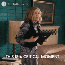This Is A Critical Moment Moira Rose GIF - This Is A Critical Moment Moira Rose Moira GIFs
