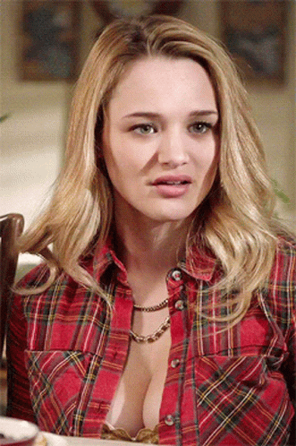 Hunter King Busty GIF - Hunter King Busty Life In Pieces - Descubre & C...