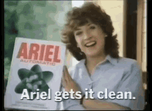 Housewife Ariel GIF - Housewife Ariel Washing Powder GIFs