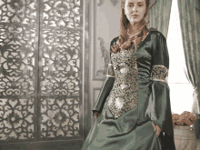Cosplay Diy Youtube Medieval Dress GIF - Cosplay Diy Youtube Medieval Dress Renaissance Dress GIFs