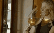 Amy Schumer Bebendo / Jurupinga / Cachaça / Beber Todas GIF - Amy Schumer Drinking Jurupinga GIFs