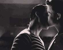 Gay Kiss GIF - Gay Kiss Blaine GIFs