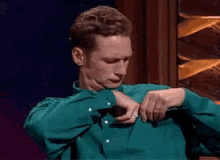 Middlefinger Whose Line GIF - Middlefinger Whose Line Whose Line Is It Anyway GIFs
