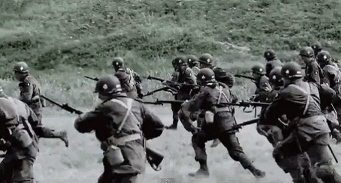 Band Of Brother Run GIF - Band Of Brother Run Soldiers GIFs