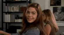 Kiss Denise Richards GIF - Kiss Denise Richards Starship Troopers GIFs