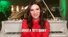 Grazie A Tutti Quanti Laura Pausini GIF - Grazie A Tutti Quanti Laura Pausini Golden Globes GIFs