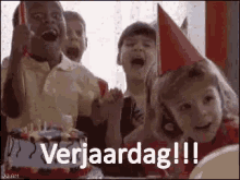 verjaardag plezier cake ballonnen yay