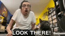 Look There Ricky Berwick GIF - Look There Ricky Berwick Pride Rock GIFs