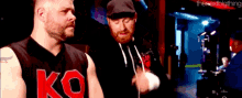 Exclusiva WWE.COM: Cumpleaños de Mappy Kevin-owens-sami-zayn