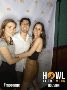 photo booth night out howl friends howl at the moon