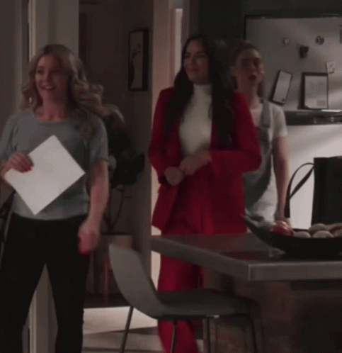 April Rose Pengilly,Chloe Brennan,Chloe Neighbours,gif,animated gif,gifs,me...