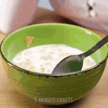 Cereal Hacks Useless Spoon GIF - Cereal Hacks Useless Spoon Spoon GIFs