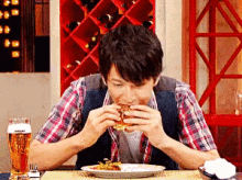 Burger Time - Okura Tadayoshi GIF - Okura Tadayoshi Eat Eating GIFs