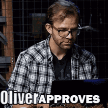 Oliver Approves Approve GIF - Oliver Approves Approve Oliver GIFs