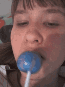 lollipop eatingl