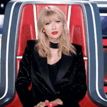 Wink Taylor Swift The Voice Judge GIF - Wink Taylor Swift The Voice Judge Cmon Girl GIFs