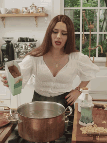 All In Pasta Queen GIF - All In Pasta Queen Cooking GIFs
