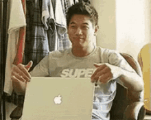 Laptop Done Working GIF - Laptop Done Working Off Work GIFs