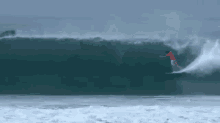 Beat The Wave GIF - Extreme Surfing Waves GIFs