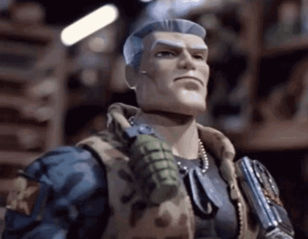 small-soldiers-chip-hazard.gif