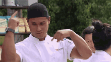 Going Around Top Chef GIF - Going Around Top Chef Turning The Wheels On GIFs