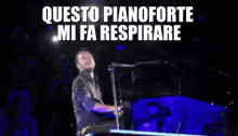 Pianoforte Mi Fa Respirare Cesare Cremonini Lunapop GIF - Piano Italian Musician Music GIFs