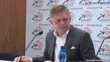 robert fico troska alkoholik trasie palec