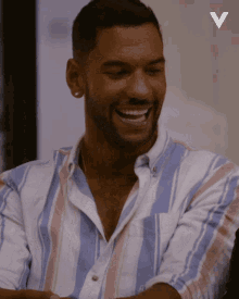 Cant Stop Laughing Videoland GIF - Cant Stop Laughing Videoland Prince Charming GIFs