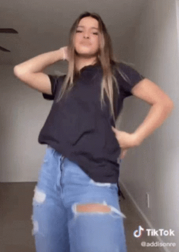 Addison Rae Twerking GIF - Addison Rae Twerking Tik Tok Dance - Discover &a...