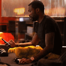 Texting Meek Mill GIF - Texting Meek Mill Expensive Pain Song GIFs