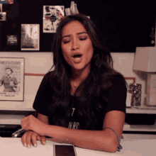 Shay Mitchell Laughing GIF - Shay Mitchell Laughing Chuckles GIFs