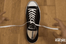 How To Tie Shoelaces GIF - Tie Shoelaces How To GIFs