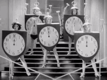 Klok GIF - Clock Dance Costume GIFs