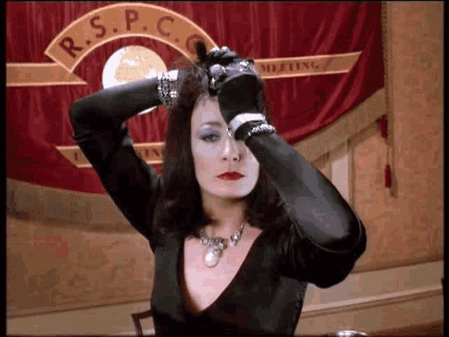 Anjelica Huston The Witches GIF - Anjelica Huston The Witches The Grand High Witch GIFs