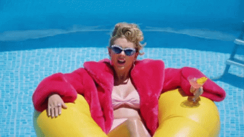 Taylor Swift You Need To Calm Down GIF - Taylor Swift You Need To Calm Down Pool GIFs