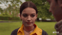 Look At Maeve Wiley GIF - Look At Maeve Wiley Emma Mackey GIFs