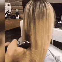 Woman Haircut GIF - Woman Haircut Layered Haircut GIFs
