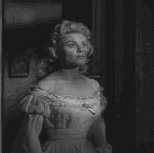 Stare Dolores Carter GIF - Stare Dolores Carter Curse Of The Undead GIFs