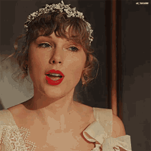90s Trend Willow Taylor Swift GIF - 90s Trend Willow Taylor Swift Evermore GIFs