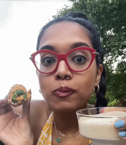 Smack Lip Chef Priyanka GIF - Smack Lip Chef Priyanka Yum - Discover ...